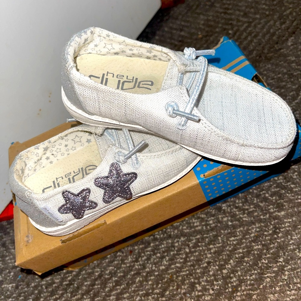 Hey Dude Girls Size 9